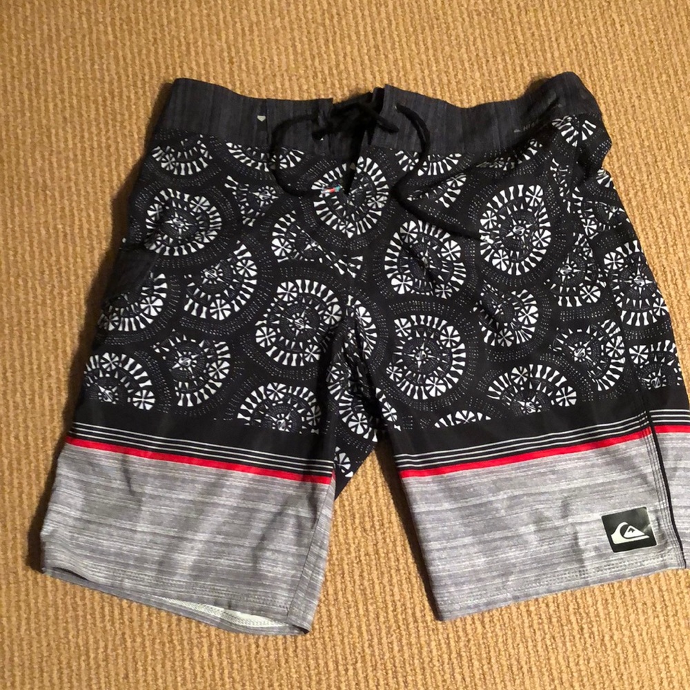 Men’s Quiksilver Boardshorts - size 29